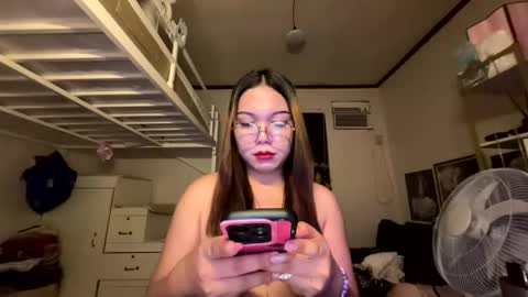 Snapshot of foxieeealona chatting on 04.13.26 Alicia Baby online show from 04.13.26