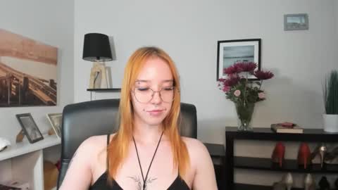 Snapshot of foxsonya chatting on 06.05.26 Sonya online show from 06.05.26