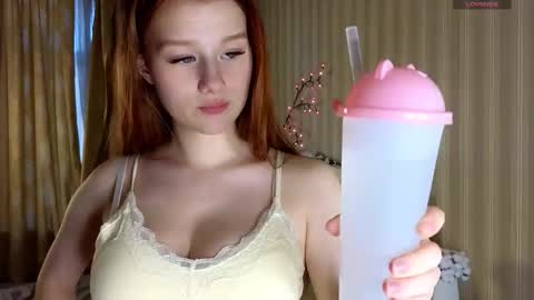 Snapshot of foxxx_tail chatting on 03.25.26 Petra online show from 03.25.26