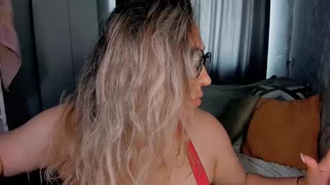 Snapshot of foxxxy__lady chatting on 10.25.25 Kris online show from 10.25.25