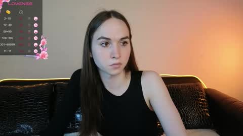 Snapshot of foxxy_girl_ chatting on 09.16.25 andice online show from 09.16.25