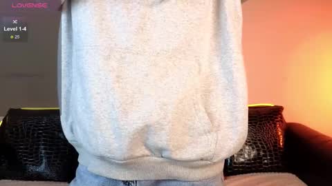 Snapshot of foxxy_girl_ chatting on 09.26.25 andice online show from 09.26.25