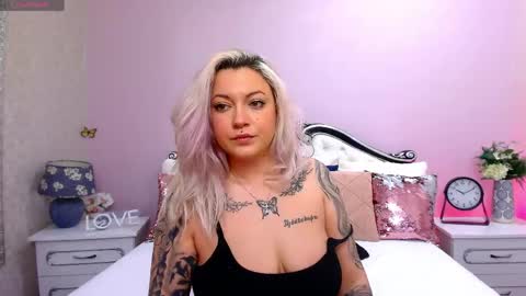 Snapshot of foxxyclarise chatting on 05.05.26 Clarise online show from 05.05.26