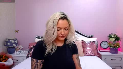 Snapshot of foxxyclarise chatting on 05.12.26 Clarise online show from 05.12.26