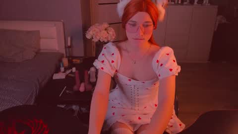 Snapshot of foxy_jpg chatting on 10.26.25 Sue online show from 10.26.25