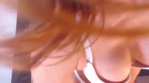 Adela - Single mom. 40 y online show from 10.22.25