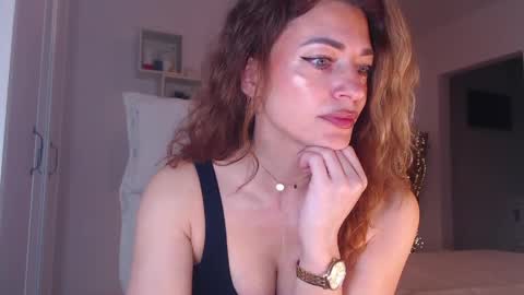 Adela - Single mom. 40 y online show from 03.30.26