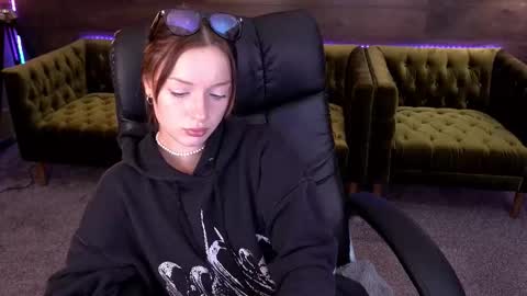 Snapshot of foxymayy chatting on 09.20.25 Maya online show from 09.20.25