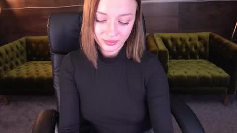 Snapshot of foxymayy chatting on 09.28.25 Maya online show from 09.28.25