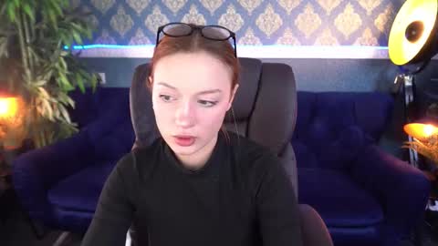 Snapshot of foxymayy chatting on 10.06.25 Maya online show from 10.06.25