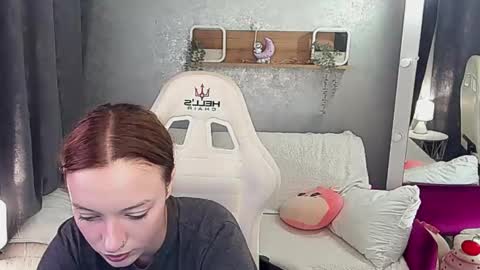 Snapshot of foxymayy chatting on 10.28.25 Maya online show from 10.28.25