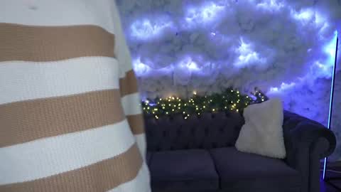 Snapshot of foxyrayy chatting on 01.17.25 F O X online show from 01.17.25