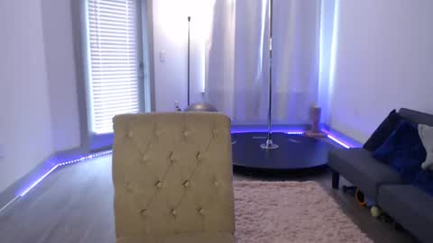 Snapshot of fragilemasochist chatting on 02.25.25 Angel online show from 02.25.25