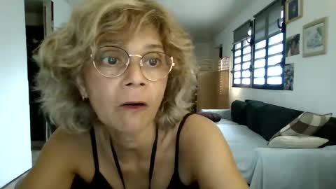 francelune online show from 02.21.25
