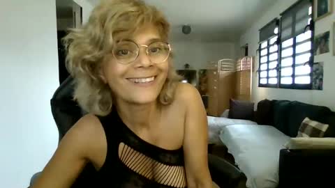 francelune online show from 02.22.25