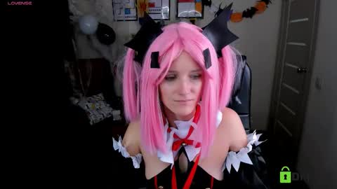 Snapshot of francescacollins chatting on 10.31.25 Fran online show from 10.31.25