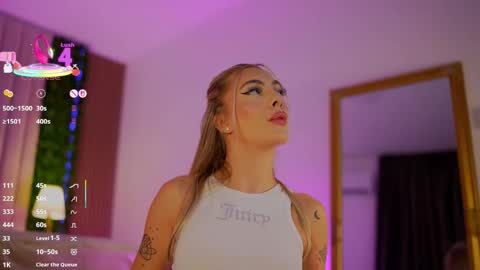 Snapshot of francescanappi chatting on 09.20.25 Franci online show from 09.20.25