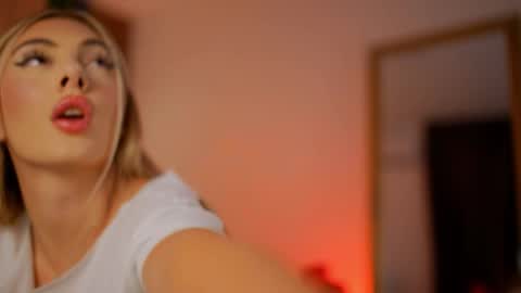 Snapshot of francescanappi chatting on 09.24.25 Franci online show from 09.24.25