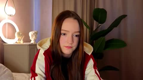 Snapshot of francessmason chatting on 03.01.26 Marybrown eye Katy gray eye online show from 03.01.26