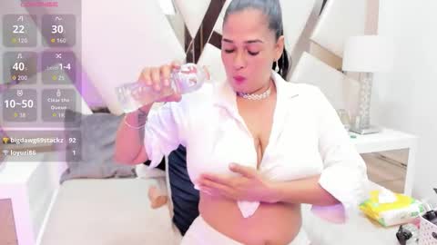 Snapshot of franchescaa chatting on 10.19.25 Victoria Franchesca  online show from 10.19.25