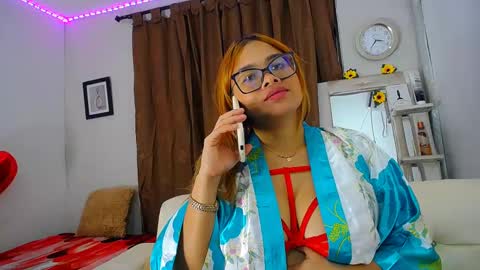 Snapshot of francheska_roa chatting on 03.11.25 franchesca online show from 03.11.25