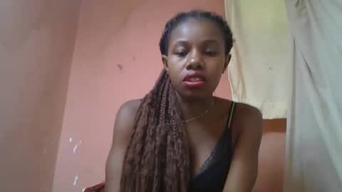 Snapshot of franciefrancie chatting on 03.11.25 francilla online show from 03.11.25