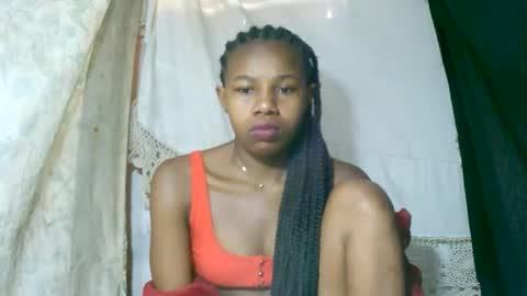 Snapshot of franciefrancie chatting on 10.12.25 francilla online show from 10.12.25