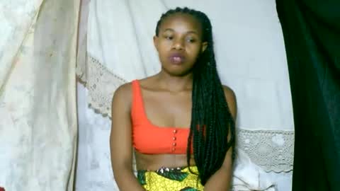 Snapshot of franciefrancie chatting on 10.12.25 francilla online show from 10.12.25