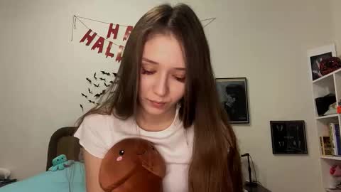 Snapshot of francinaporteus chatting on 10.29.25 Francis online show from 10.29.25