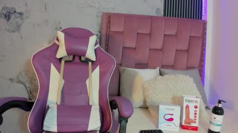 Laura online show from 09.23.25