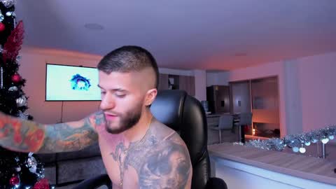 Snapshot of frankfarrellx chatting on 12.09.24 Frank Farrell. Hey remember to give me a thumbs up Ty online show from 12.09.24