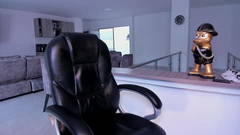 Snapshot of frankfarrellx chatting on 01.29.25 Frank Farrell. Hey remember to give me a thumbs up Ty online show from 01.29.25