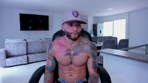 Snapshot of frankfarrellx chatting on 02.19.25 Frank Farrell. Hey remember to give me a thumbs up Ty online show from 02.19.25