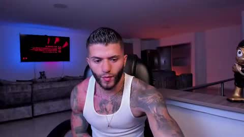 Snapshot of frankfarrellx chatting on 03.11.25 Frank Farrell. Hey remember to give me a thumbs up Ty online show from 03.11.25