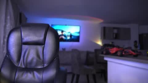 Snapshot of frankfarrellx chatting on 09.16.25 Frank Farrell. Hey remember to give me a thumbs up Ty online show from 09.16.25