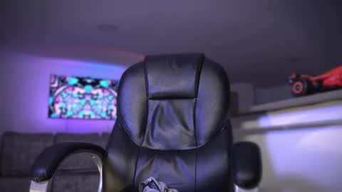 Snapshot of frankfarrellx chatting on 10.10.25 Frank Farrell. Hey remember to give me a thumbs up Ty online show from 10.10.25