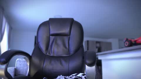 Snapshot of frankfarrellx chatting on 10.12.25 Frank Farrell. Hey remember to give me a thumbs up Ty online show from 10.12.25