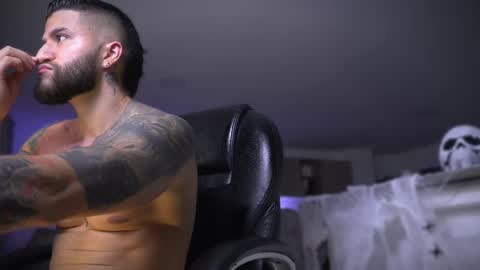 Snapshot of frankfarrellx chatting on 10.26.25 Frank Farrell. Hey remember to give me a thumbs up Ty online show from 10.26.25