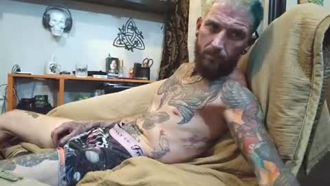 Snapshot of frankiedray chatting on 06.19.26 Frankie DRay LikeFollowShareBuild online show from 06.19.26