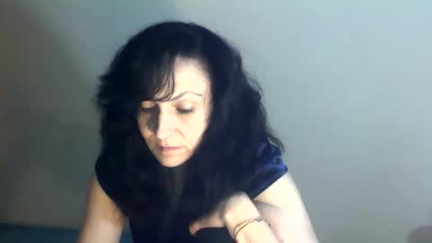 frankieteasing online show from 05.04.26