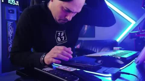 frankievw9 online show from 09.17.25