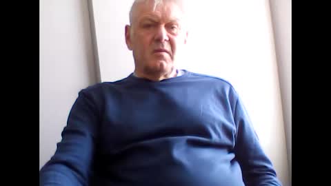 Snapshot of frannkboy61 chatting on 05.19.26 frannkboy61 online show from 05.19.26