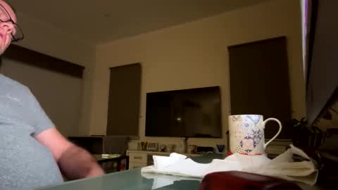 Snapshot of franzmontyhe chatting on 10.12.25 franzmontyhe online show from 10.12.25