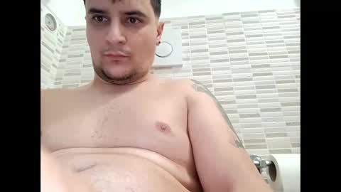 Snapshot of fraromeo2 chatting on 02.10.25 fraromeo2 online show from 02.10.25