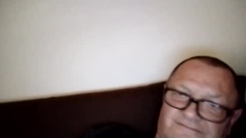 Snapshot of frauenfeind1 chatting on 09.20.25 Wolfi online show from 09.20.25