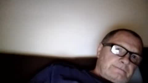 Snapshot of frauenfeind1 chatting on 10.19.25 Wolfi online show from 10.19.25