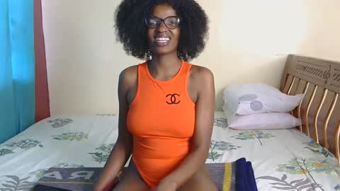 Nessa-Independent model online show from 12.14.24