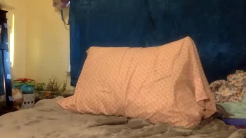 Squirrel twink online show from 04.19.26