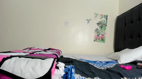 Snapshot of freaky_bad_girl chatting on 02.08.25 Sandra online show from 02.08.25