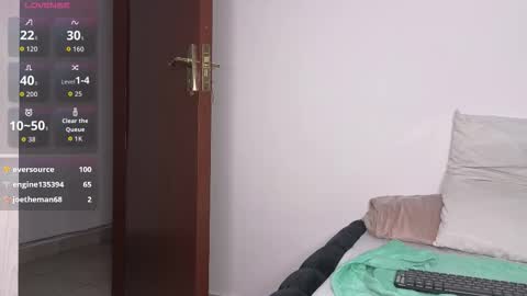 Snapshot of freaky_kandy chatting on 10.03.25 Kandy online show from 10.03.25